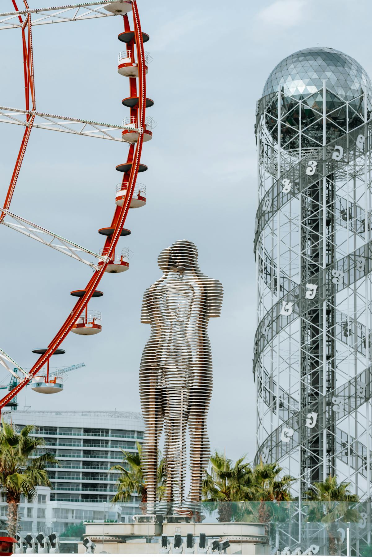 batum otelleri Ali Nino heykeli bulvar