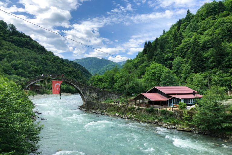 Rize Hotels 2026: Bungalows, Tea Country Stays & Mountain Lodges