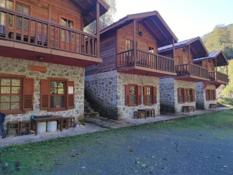 Karadeniz mi Kapadokya mı? 2026 Tatil Rehberi