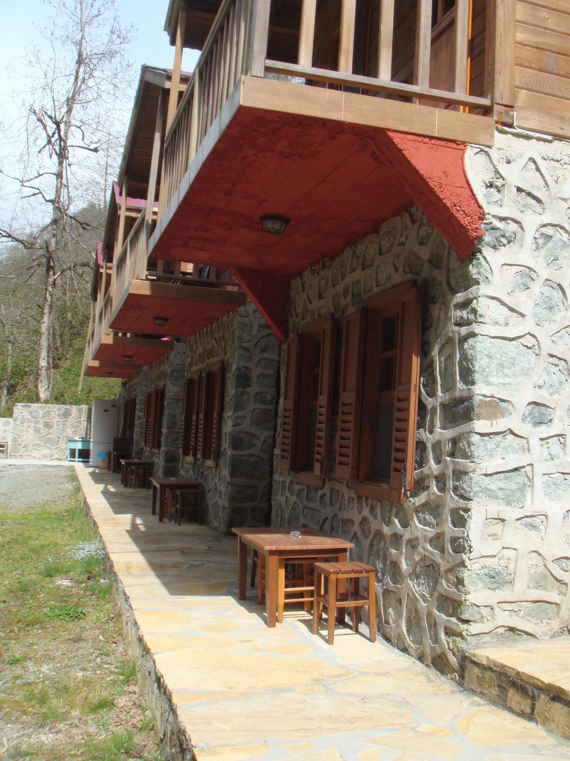Artvin konaklama bungalov doğa içinde Mençuna Konakları