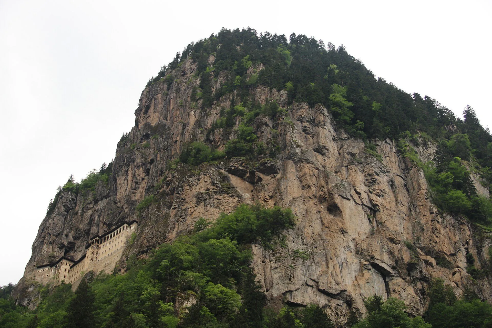 Sümela Manastırı manzarası — Uzungöl otel fiyatları