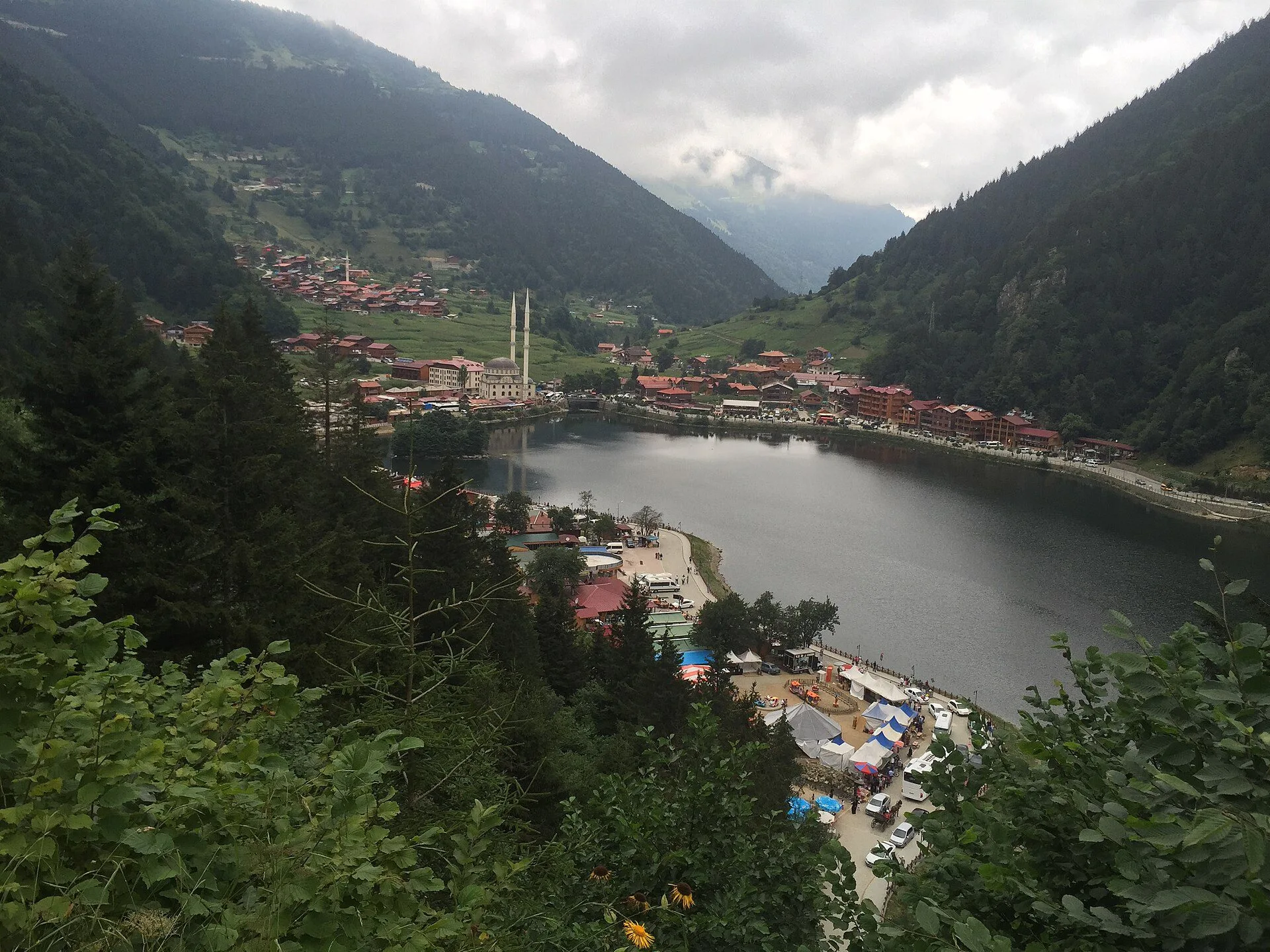 Uzungöl manzarası — uzungöl bungalov evleri